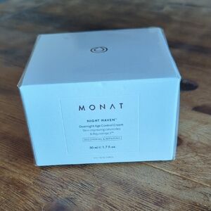 Monat Night Haven Age Control Cream